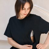 Maglietta oversize per l'allattamento al seno nera